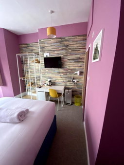 WiseStay, Cardiff, Великобритания