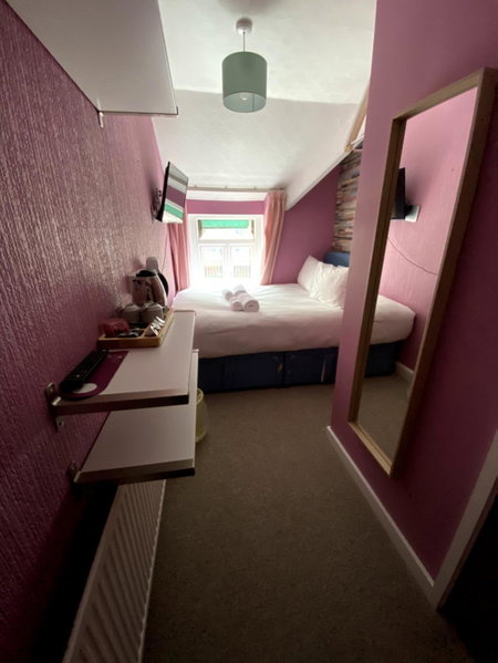 WiseStay, Cardiff, Великобритания