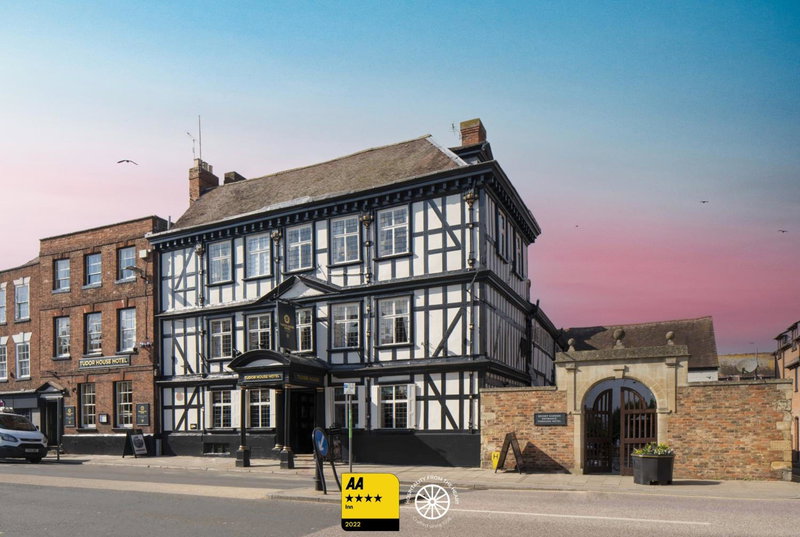 The Tudor House Hotel, Tewkesbury, Gloucestershire - The Coaching Inn Group, Tewkesbury, Великобритания