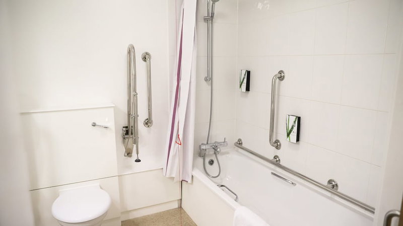 Premier Inn Llanelli Central West, Llanelli, Великобритания