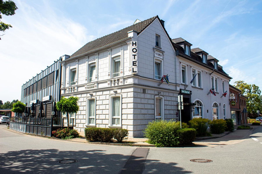 Airport Hotel Jägerhof Weeze, Weeze, Germany