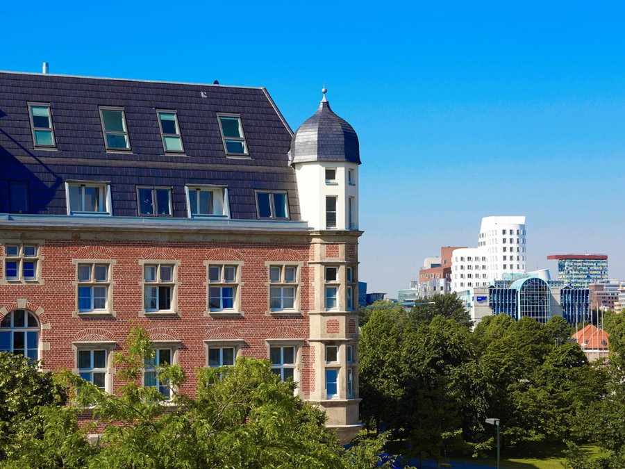 THE RED - Living Suites by the Rhine, Düsseldorf, Germany