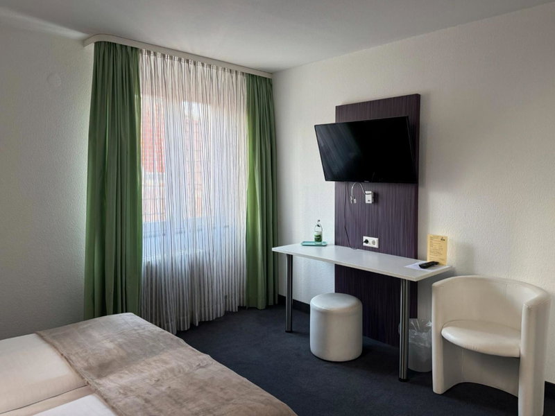 Eisberg Hotel Schwanen, Lahr, Германия