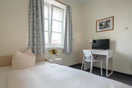 Hotel-Pension am Siegestor, Munich, Germany