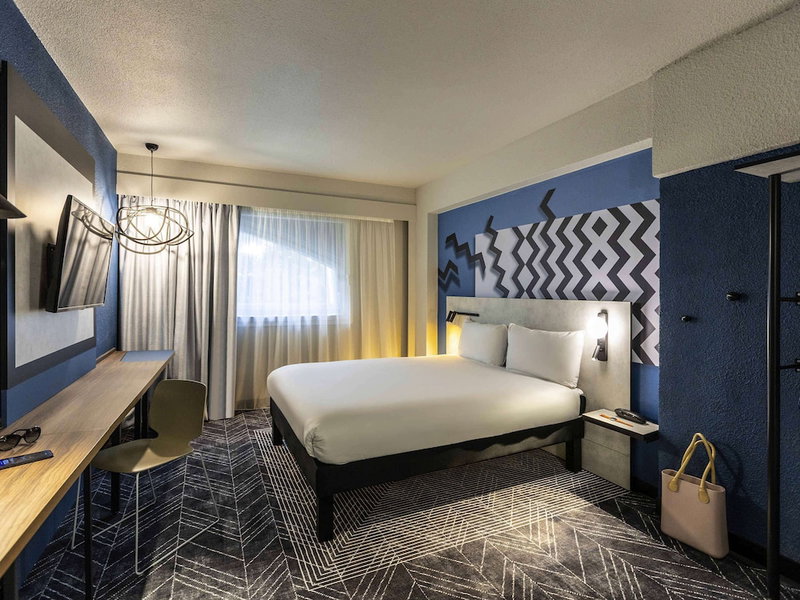 ibis Styles Bordeaux Meriadeck, Bordeaux, France