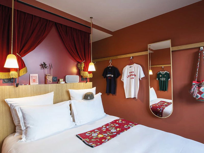 Mob Hotel Paris les Puces, Saint-Ouen, Франция
