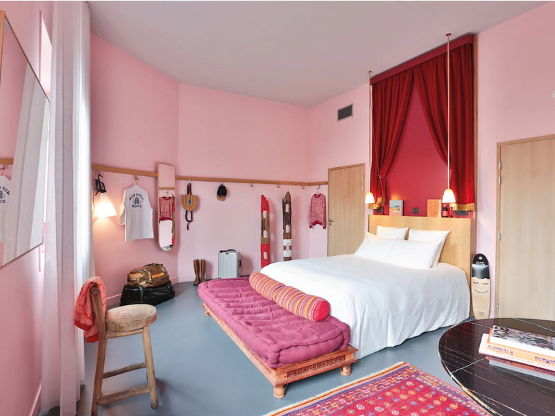 Mob Hotel Paris les Puces, Saint-Ouen, Франция