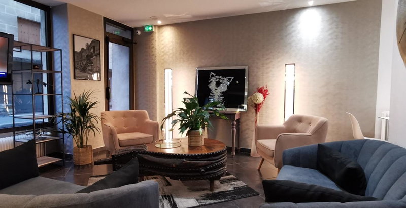 Hôtel du Maine, Paris, France