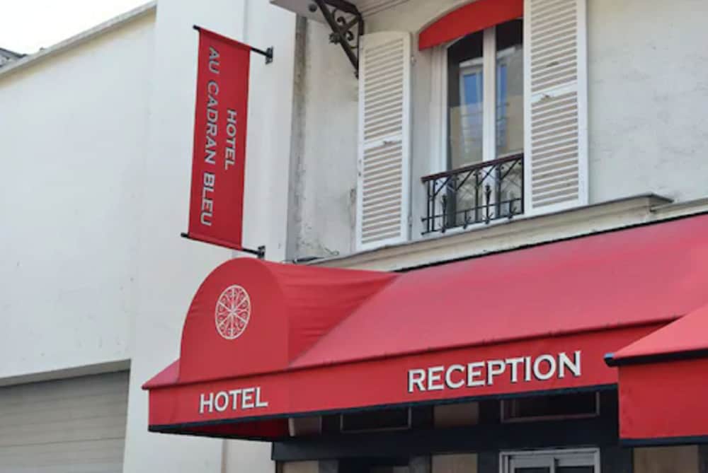 Hotel · Au Cadran Bleu, Levallois-Perret