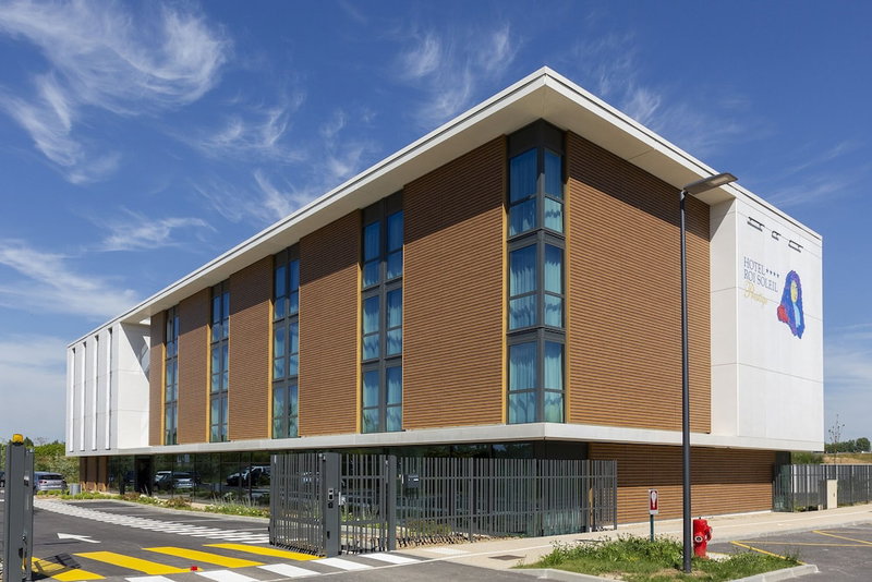 Hôtel Roi Soleil Prestige Plaisir - St Quentin, Plaisir, France