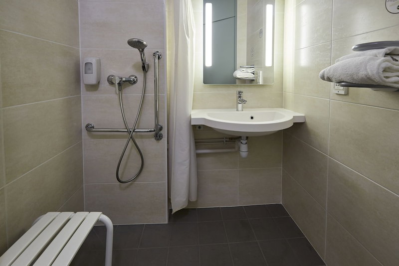 B&B HOTEL Caen Mémorial, Saint-Contest, Франция
