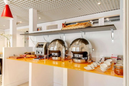 Brit Hotel Porte d'Espagne, Perpignan, France