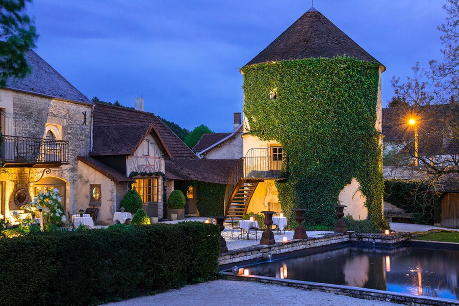 Château de Courban and Spa Nuxe, Courban, Francia