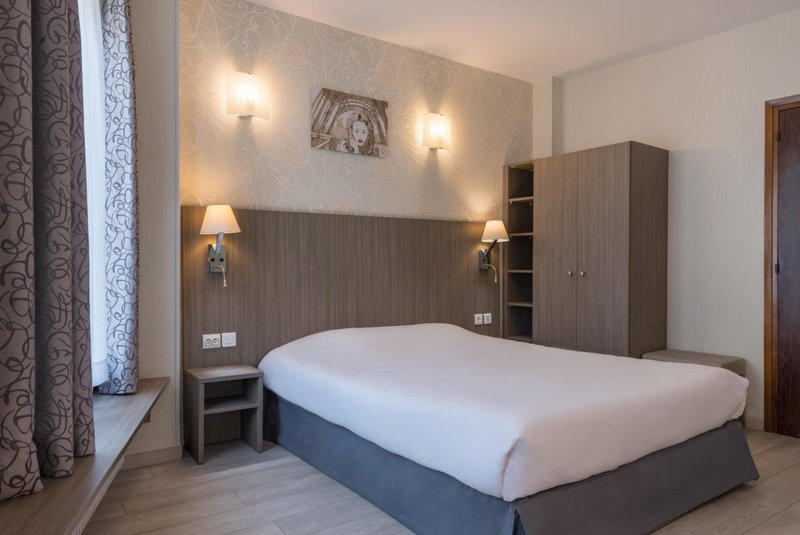 L'Ouest Hotel, Paris, France