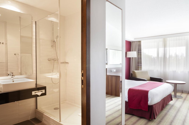 Holiday Inn Lille Ouest Englos by IHG, Englos, France