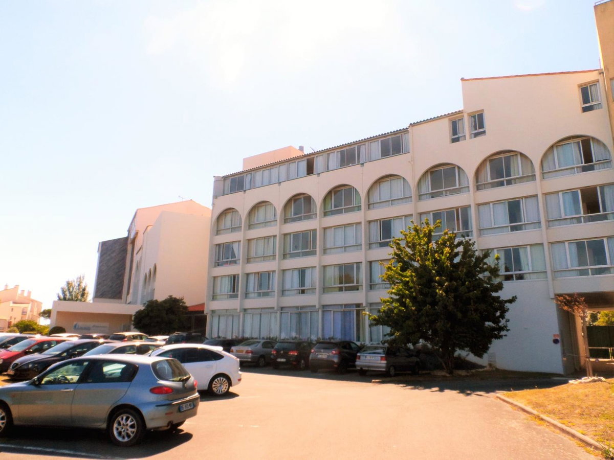 Hotel · Résidence avec Piscine face au port 200m plage, La Rochelle