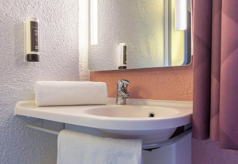 B&B HOTEL Châteauroux A20 L'Occitane, Deols, France