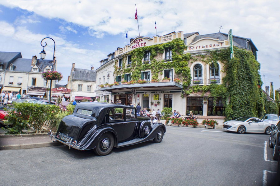 Logis Hotel De France, La Chartre-sur-le-Loir, France