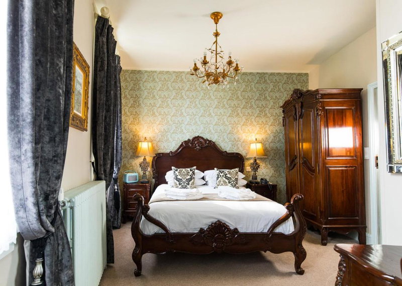 Logis Hotel De France, La Chartre-sur-le-Loir, France