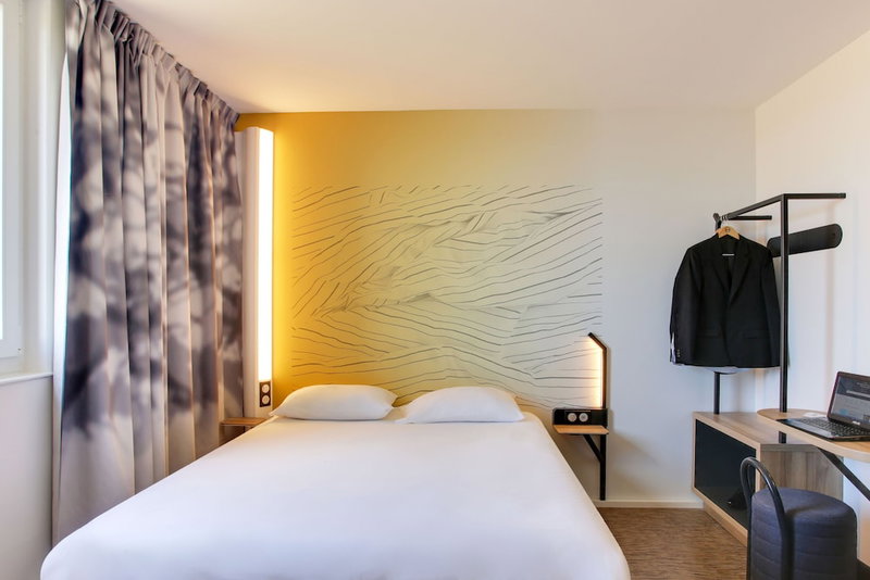 B&B HOTEL Reims Croix Blandin, Reims, France