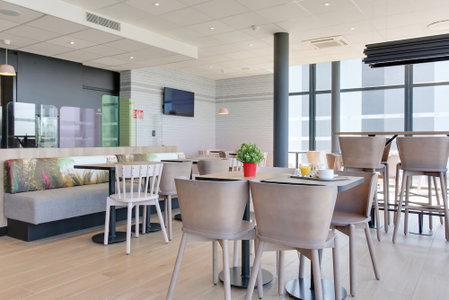 B&B HOTEL Reims Croix Blandin, Reims, France