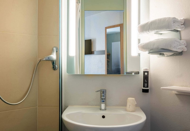 B&B HOTEL Annecy Argonay, Argonay, France