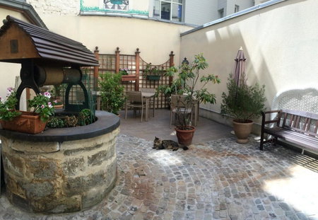 Amiral-Fondary, Paris, Francia