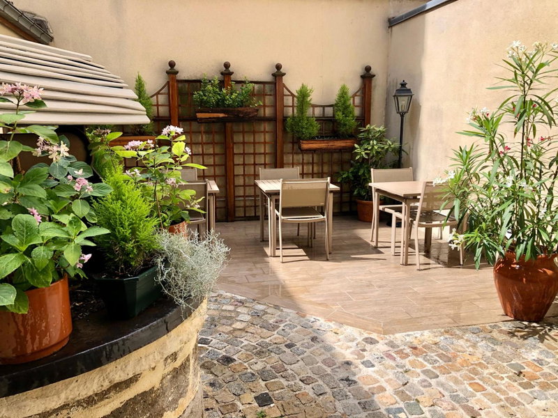 Amiral-Fondary, Paris, Francia