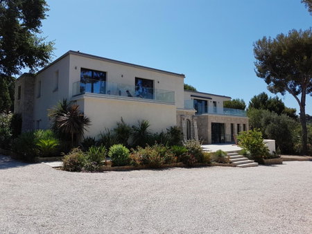 HPC Suites - Cassis Centre - Parking Gratuit & Piscine Chauffée, Cassis, France