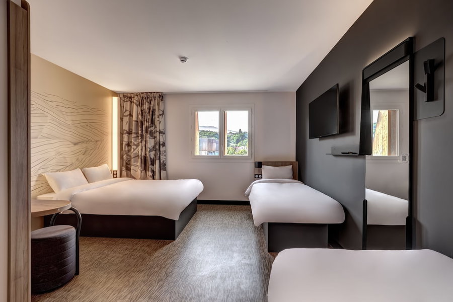 B&B HOTEL Saintes, Saintes, France
