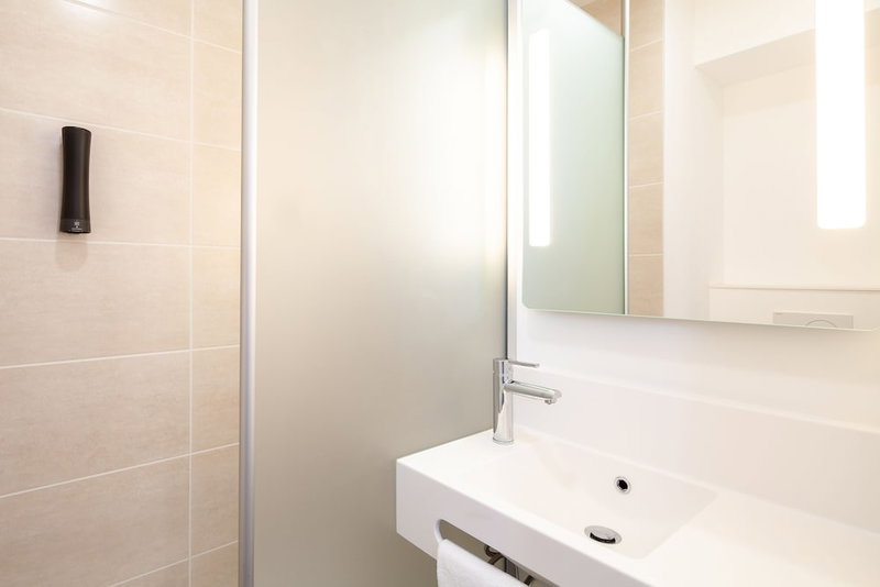 B&B HOTEL Saintes, Saintes, France
