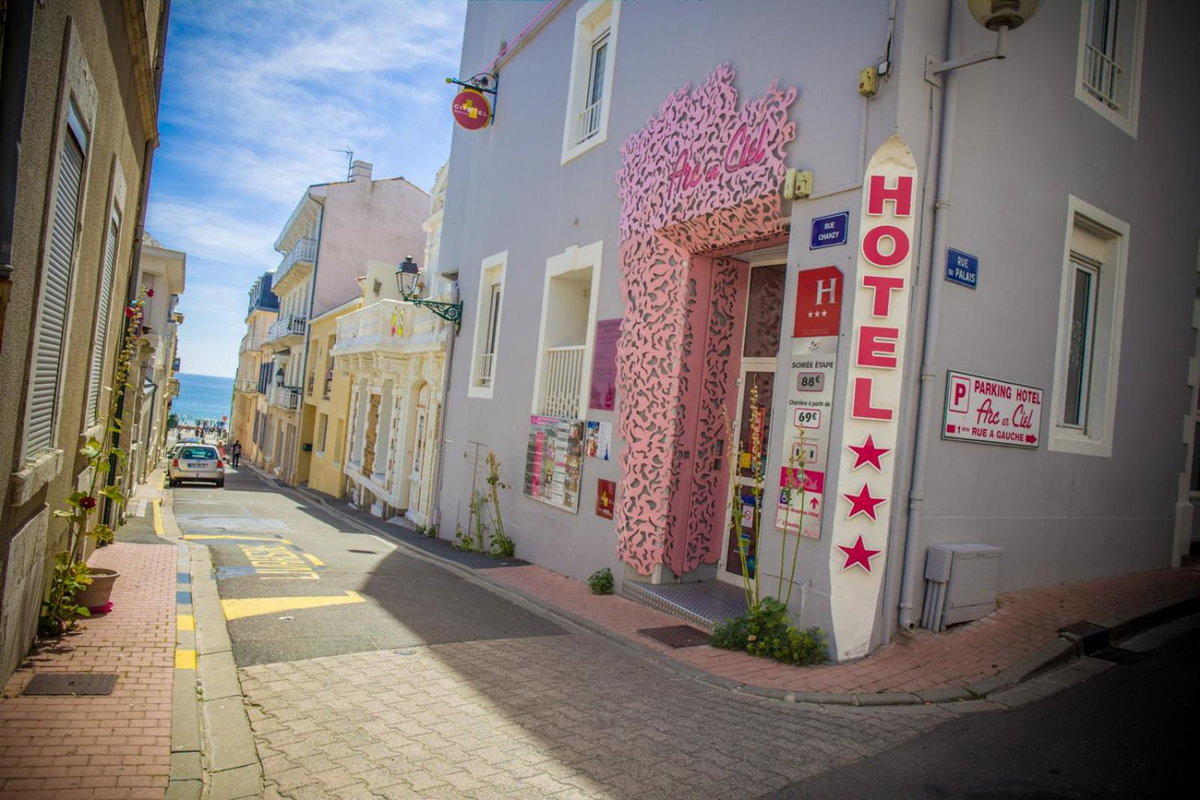 Hotel · Hôtel Arc en Ciel et SPA Les Sables d'Olonne, Les Sables-dʼOlonne