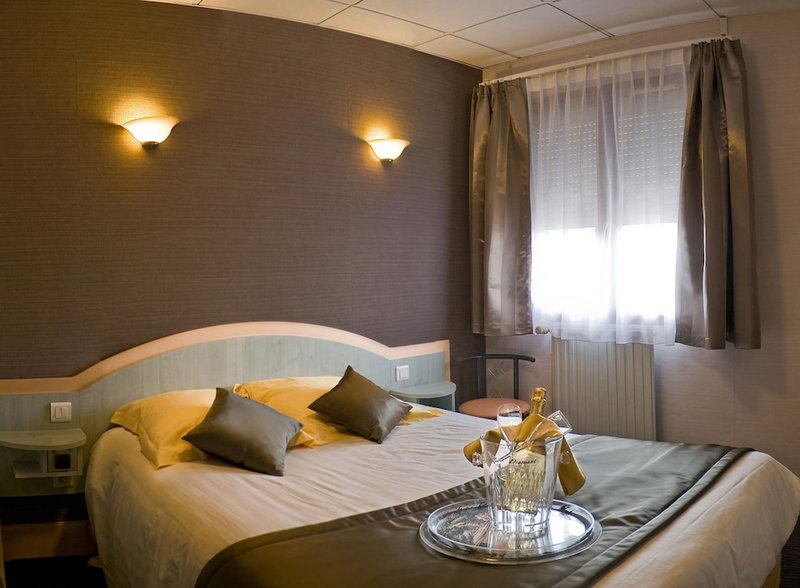 Logis Hôtel Au Tambour, Reims, France