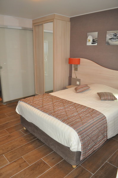Logis Hôtel Au Tambour, Reims, France