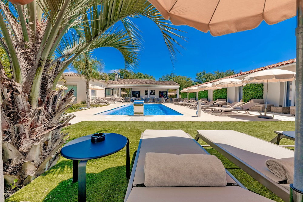 Отель · Hotel Villa Sophia, Mougins