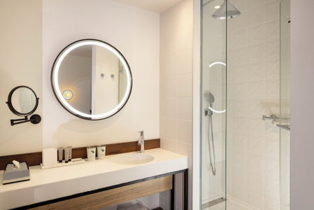 Hotel 56 - Bordeaux Centre Gare Saint Jean, Floirac, France