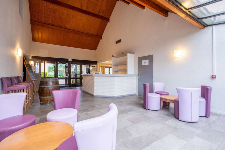 Comfort Hotel Etampes, Etampes, France
