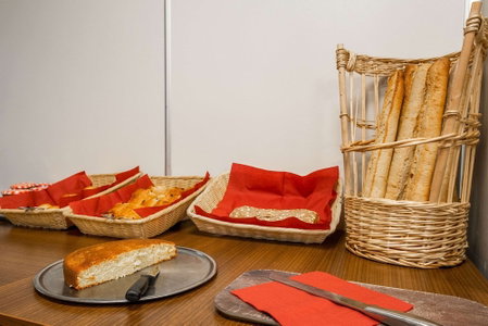 Comfort Hotel Etampes, Etampes, France