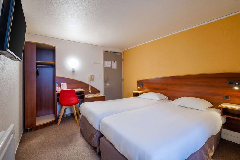 Comfort Hotel Etampes, Etampes, France