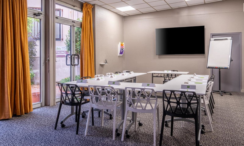 ibis Styles Blois Centre Gare, Blois, France
