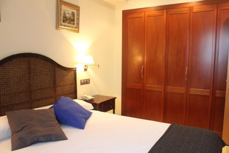 Santiago Apartments Bilbao, Bilbao, Испания