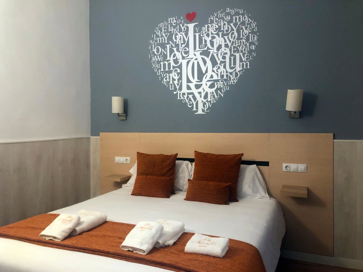 Hotel · Hostal Live Natura Barcelona, Dreta De L'Eixample