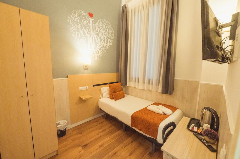 Hostal Live Natura Barcelona, Barcelona, Spain