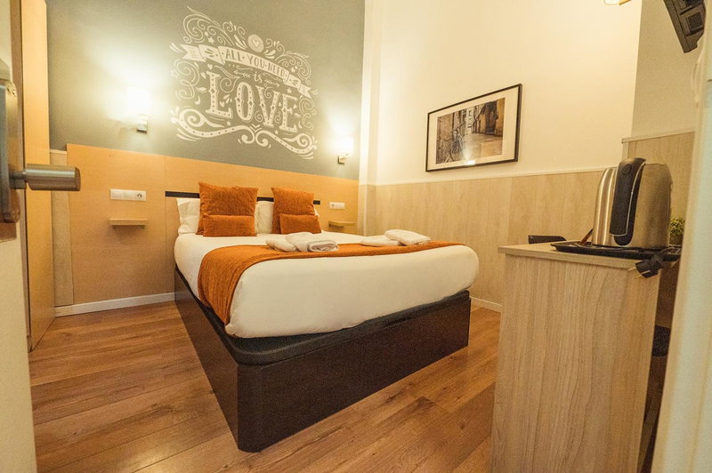 Hostal Live Natura Barcelona, Barcelona, Spain