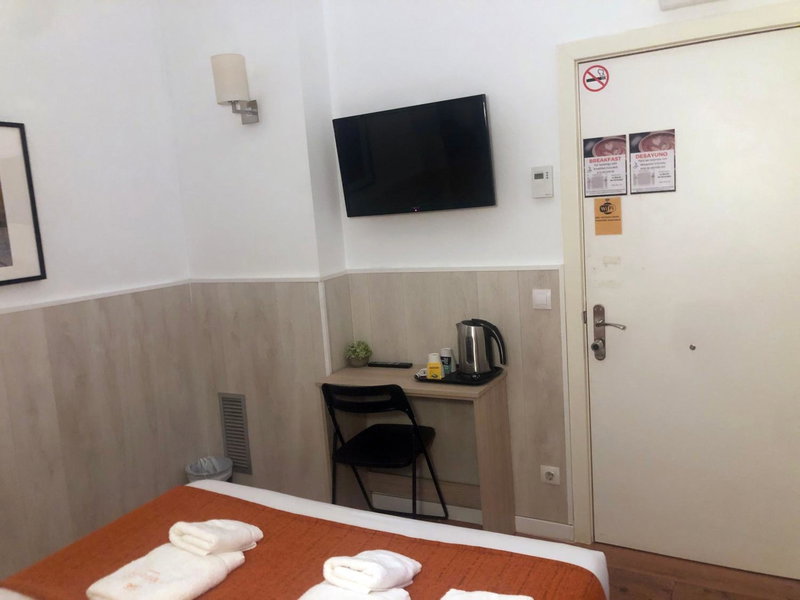 Hostal Live Natura Barcelona, Barcelona, Spain