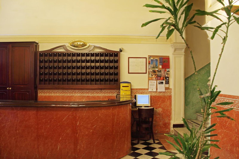 Hotel Peninsular, Barcelona, Spain