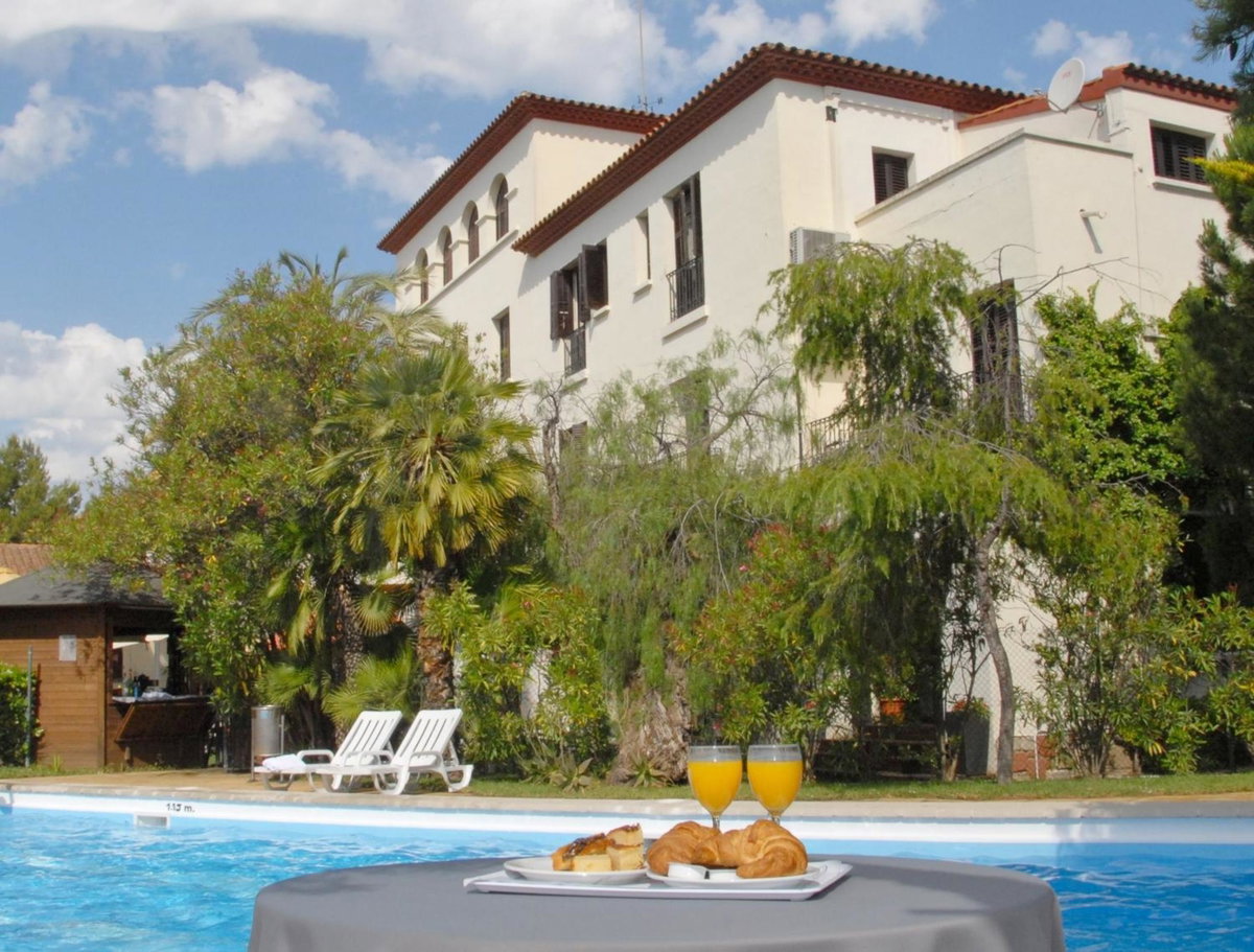 Hotel · Hotel El Castell, Sant Boi Del Llobregat