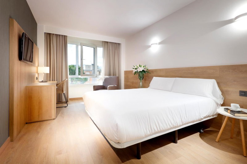 Apartaments SB Corona Tortosa, Tortosa, Spain