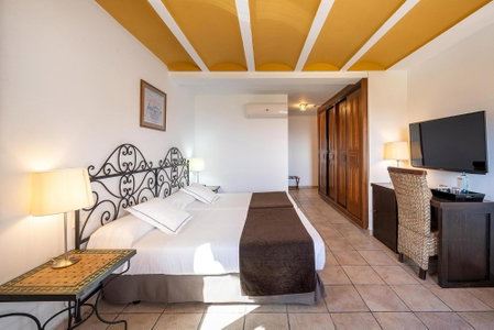 Hotel Alahuar, Oliva, Spain