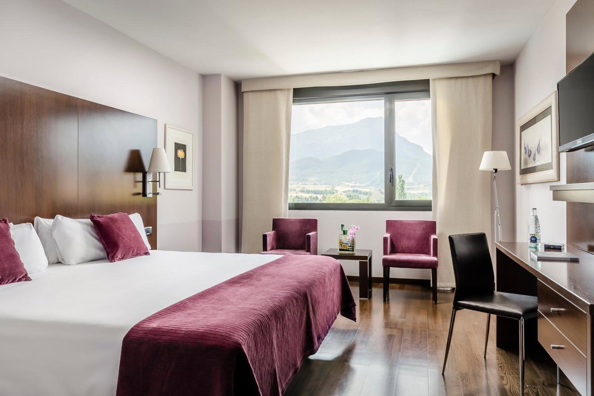 Hotel · Eurostars Reina Felicia, Jaca